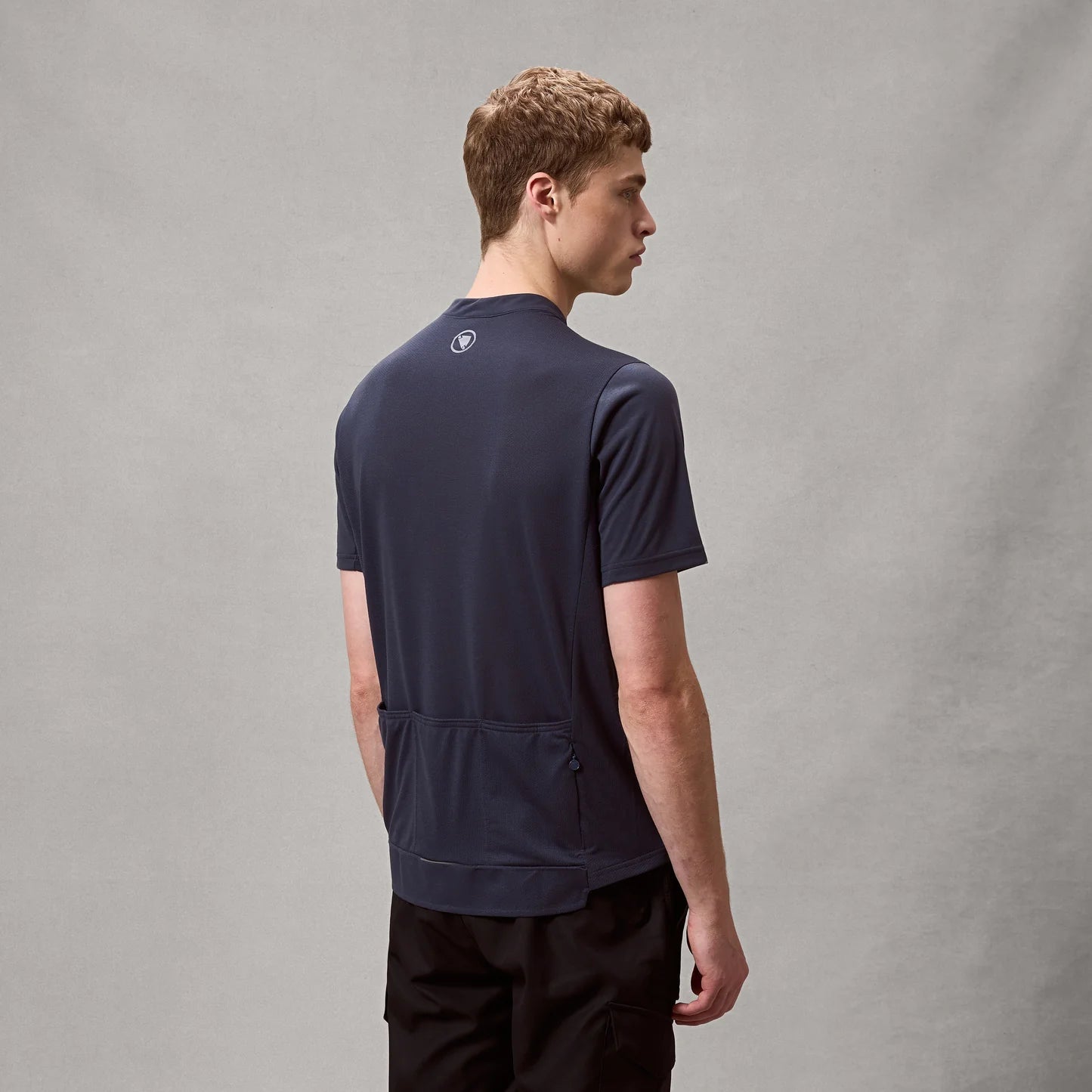 ENDURA LOOP ZIPPED Short Sleeve Carbon Jersey Cinzento