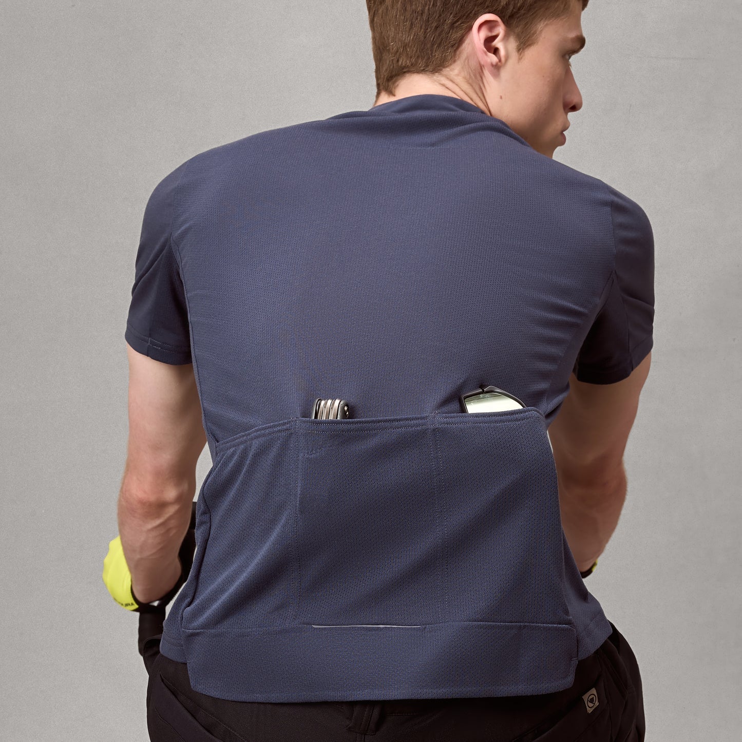 ENDURA LOOP ZIPPED Short Sleeve Carbon Jersey Cinzento