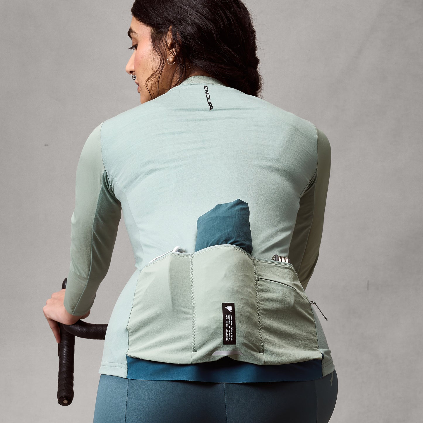 Camisola de manga comprida para mulher ENDURA ALLTRACK RIDE Verde Sage