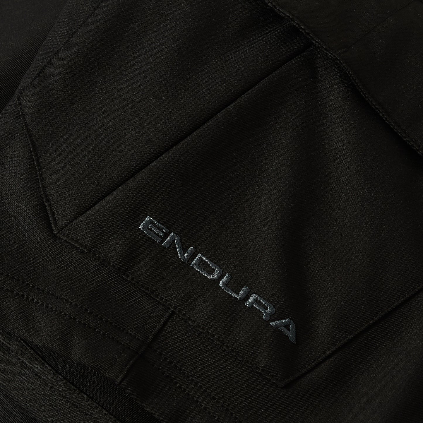 Calções ENDURA LOOP CARGO Preto