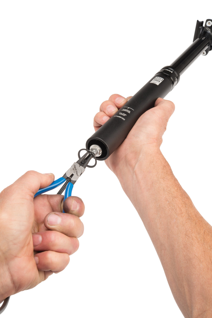 Park Tool RP-5 a retirar um freio de um espigão RockShox Reverb