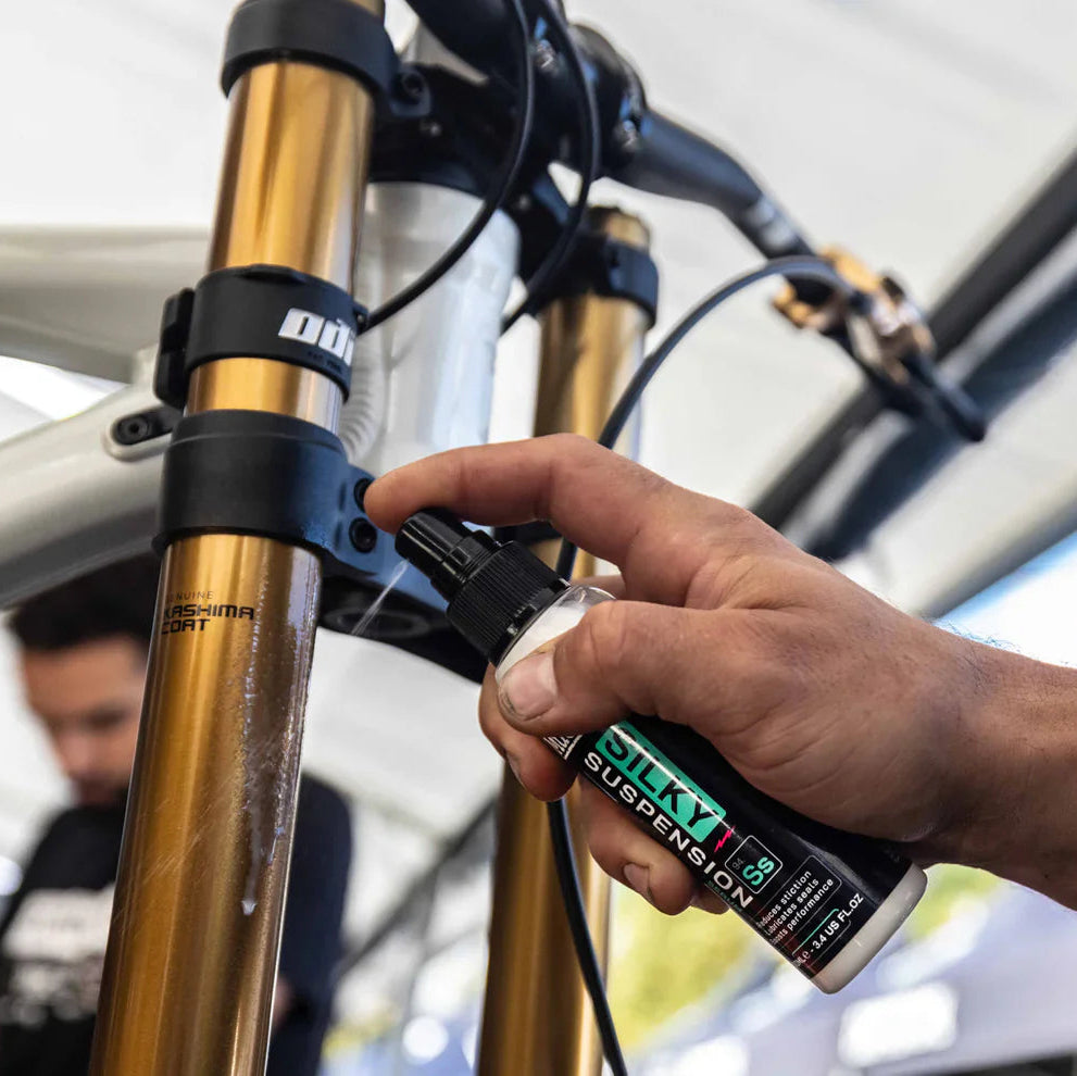 Produto de limpeza/lubrificante para suspensões MUC-OFF SILKY SUSPENSION SERUM (100 ml)