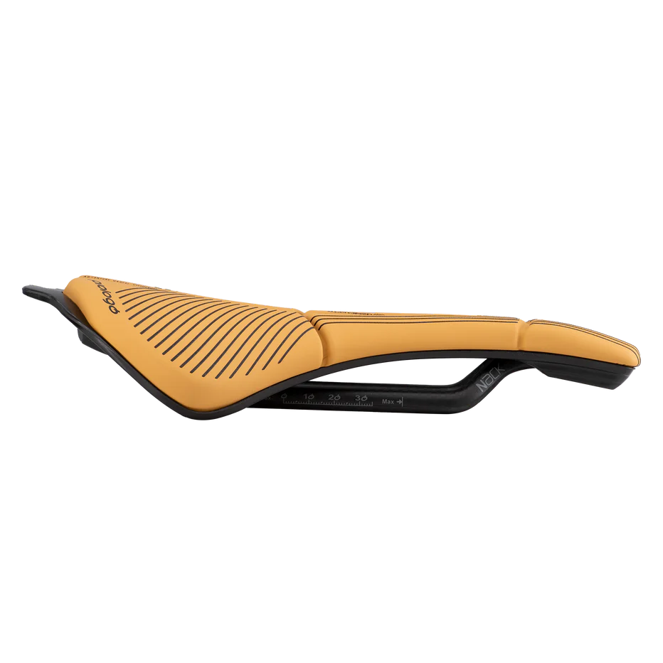 Selim PROLOGO SCRATCH M5 AGX PAS 147mm Carris Preto Castanho