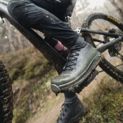Sapatilhas de BTT CRANKBROTHERS SEAL em utilização