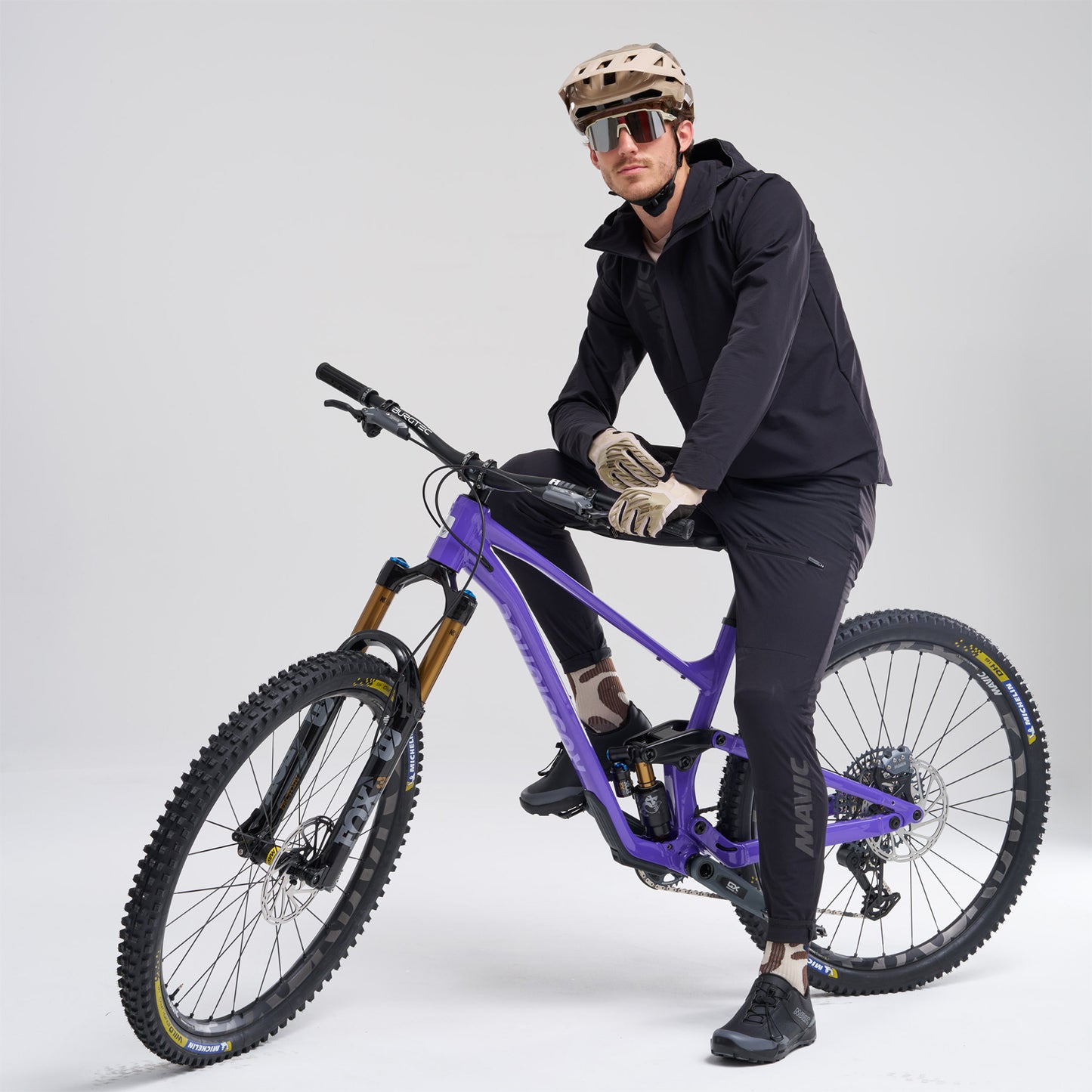 Casaco MAVIC DEEMAX THERMO WIND HOODIE Preto