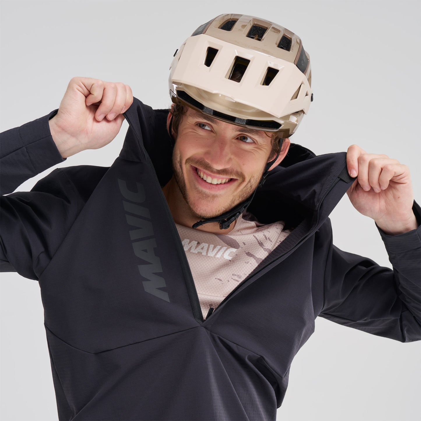 Casaco MAVIC DEEMAX THERMO WIND HOODIE Preto