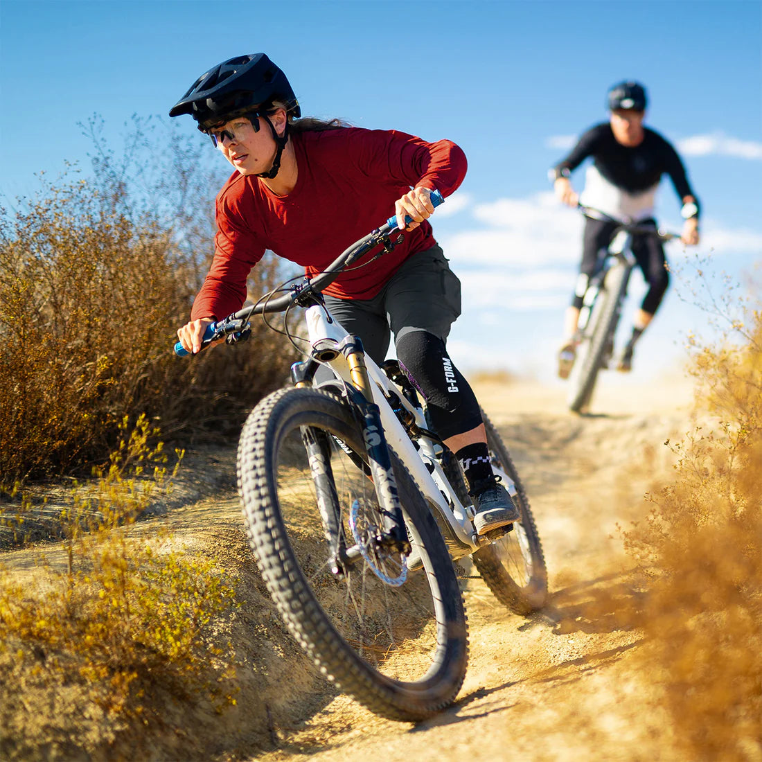 Joelheiras G-FORM TERRA Preto