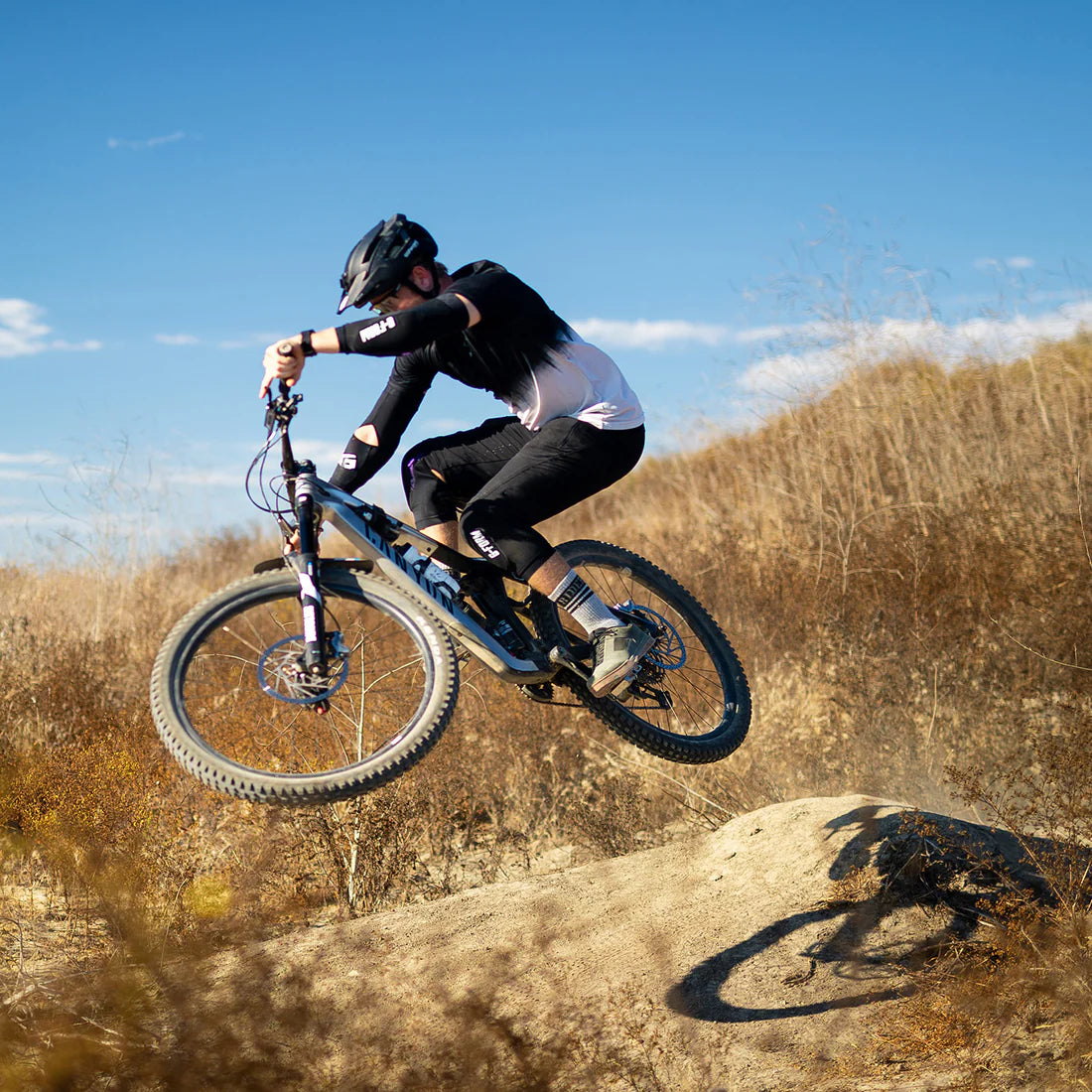 Joelheiras G-FORM TERRA Preto