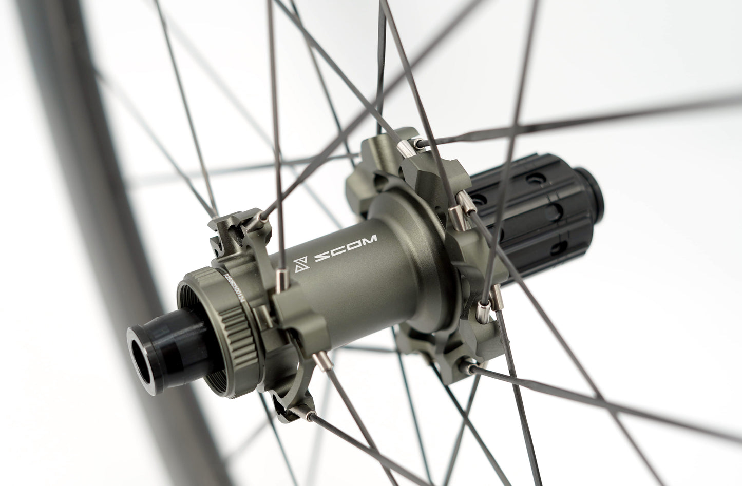 Par de rodas SCOM ULTRA 62+ Tubeless Ready (bloqueio central)