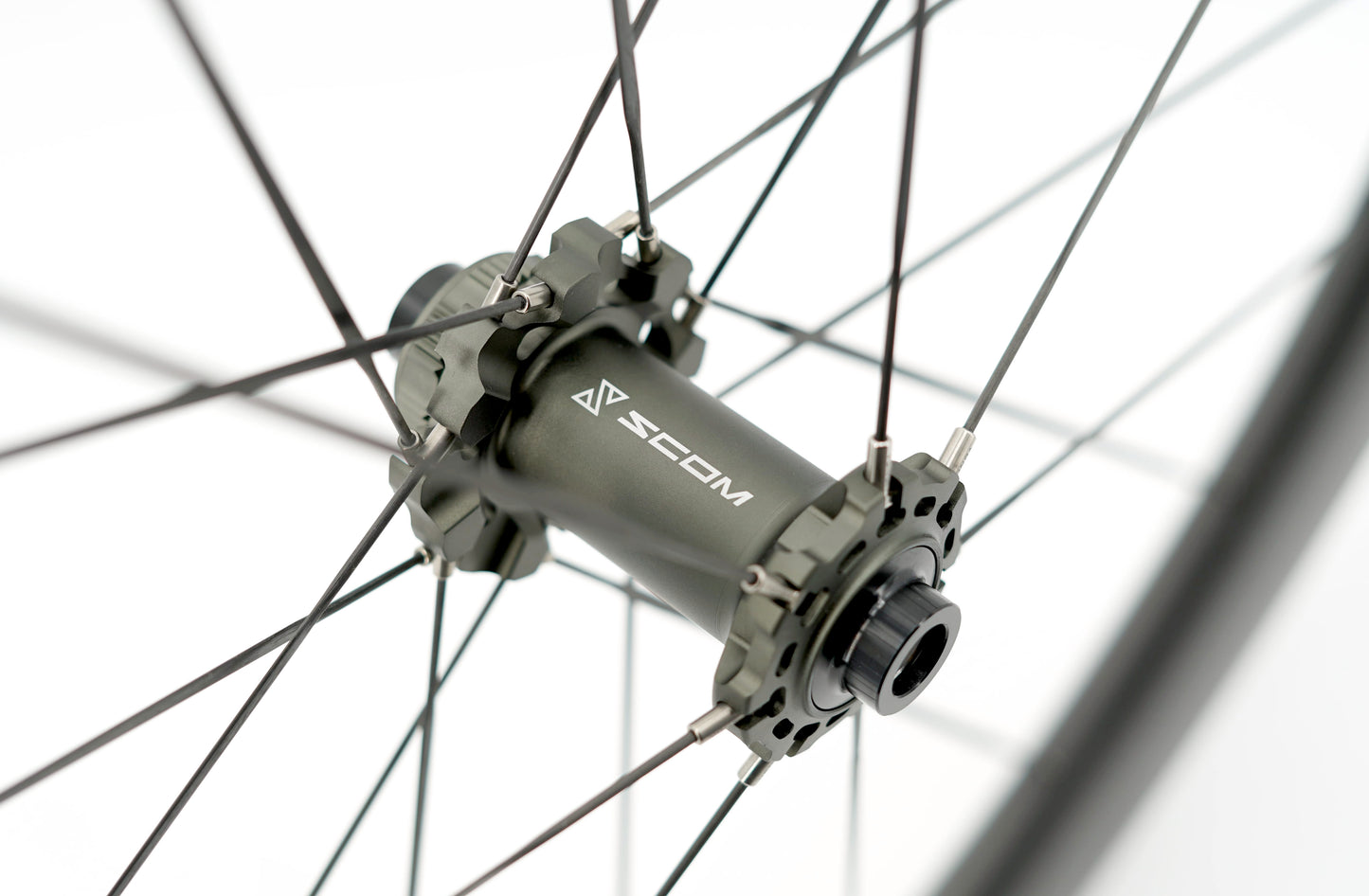 Par de rodas SCOM ULTRA 62+ Tubeless Ready (bloqueio central)