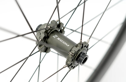 Par de Rodas SCOM ULTRA 62+ Tubeless Ready (Center Lock)