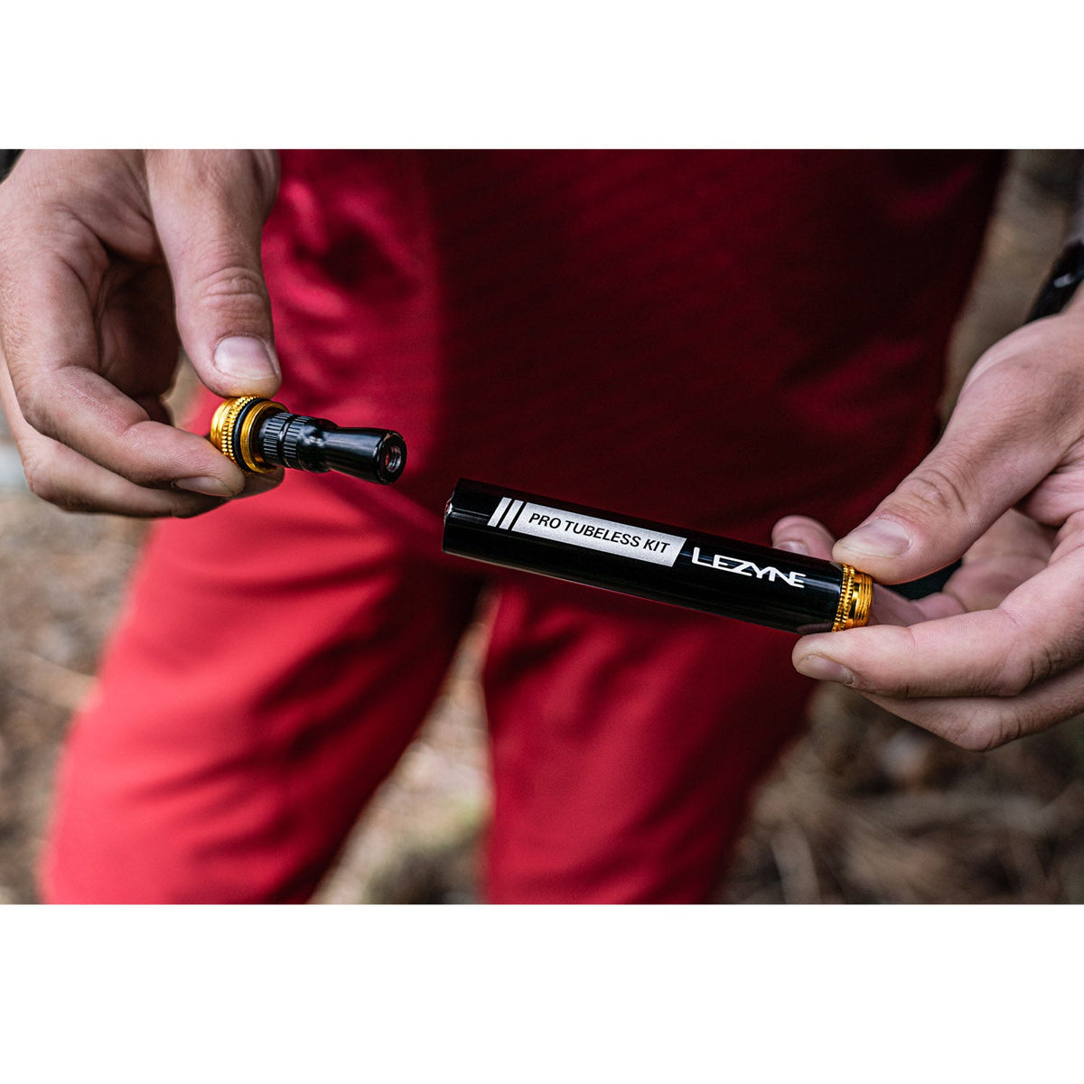 Kit de reparação tubeless LEZYNE PRO Loaded preto com cartucho de CO2 de 20 g