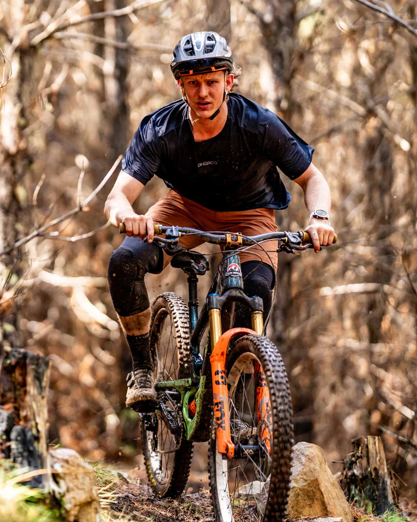 DHARCO TRAIL CANYON Short Castanho