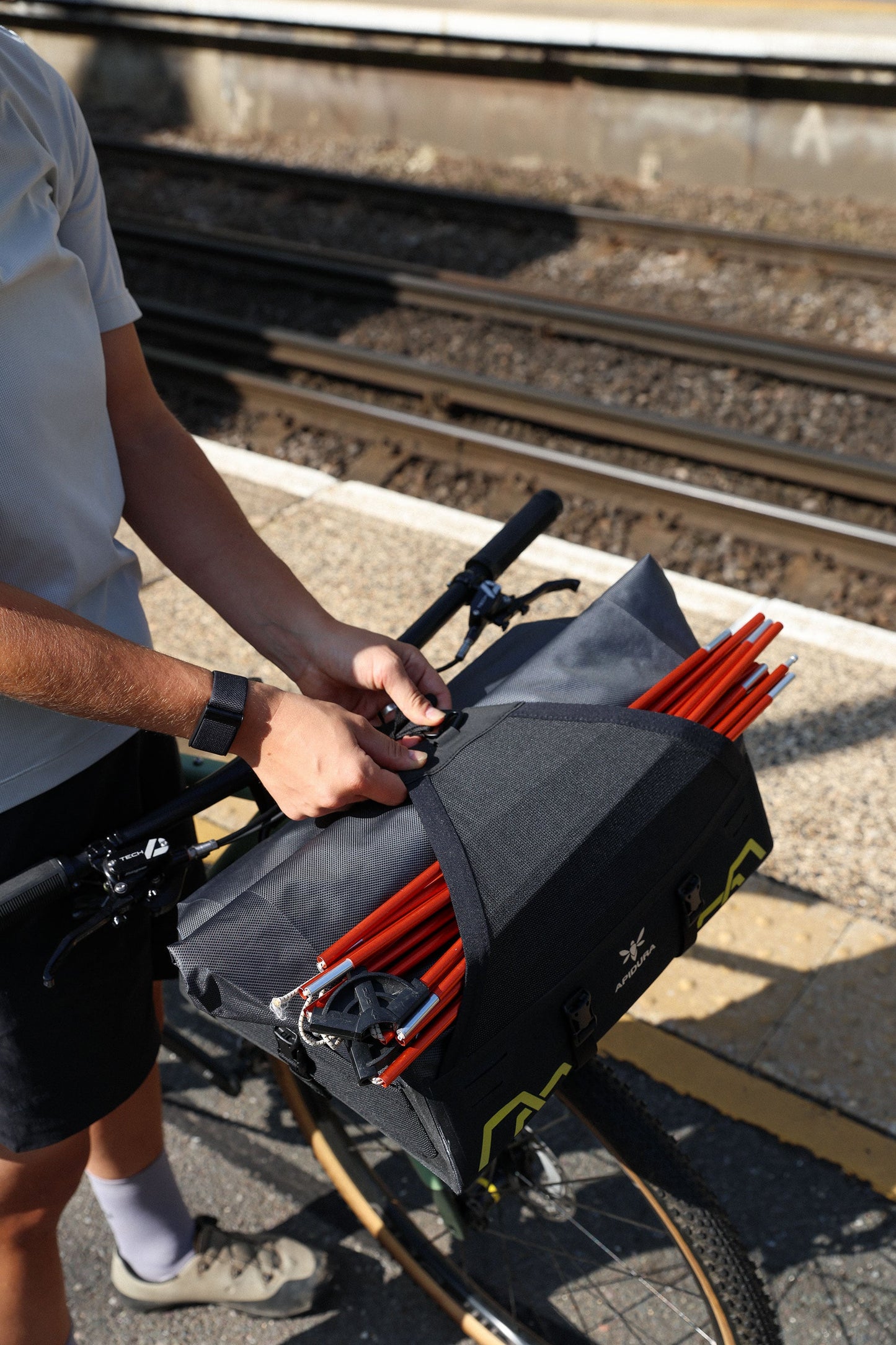 APIDURA EXPEDITION FRONT RACK PACK 20 L Bolsa para guiador Preto