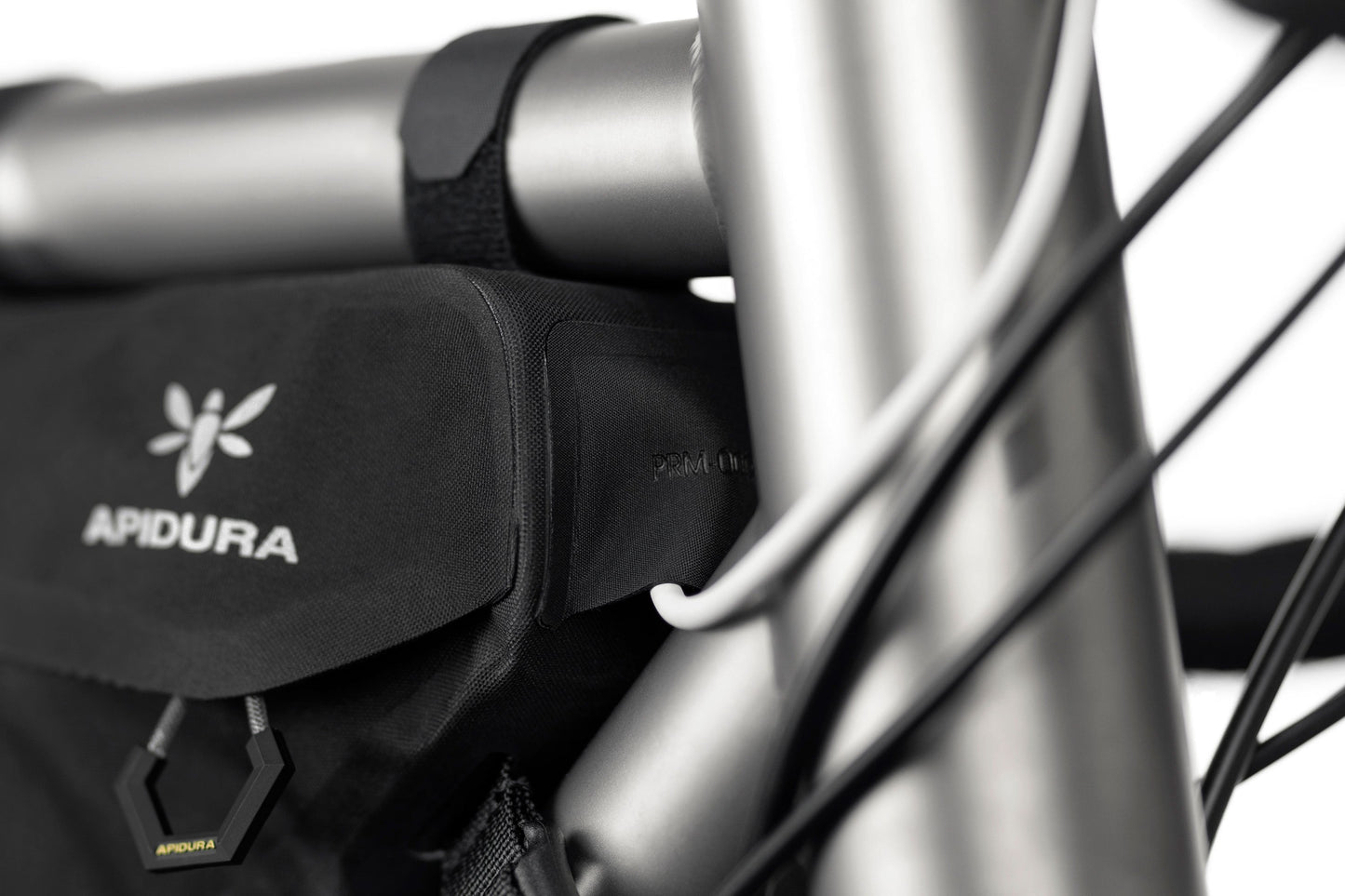 Saco para quadros APIDURA RACING FRAME PACK 4 L Preto