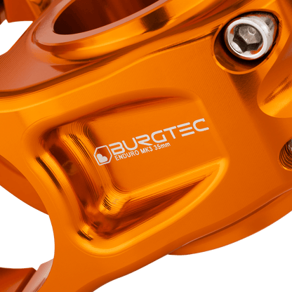 Avanço BURGTEC ENDURO MK3 laranja — detalhe do corpo maquinado