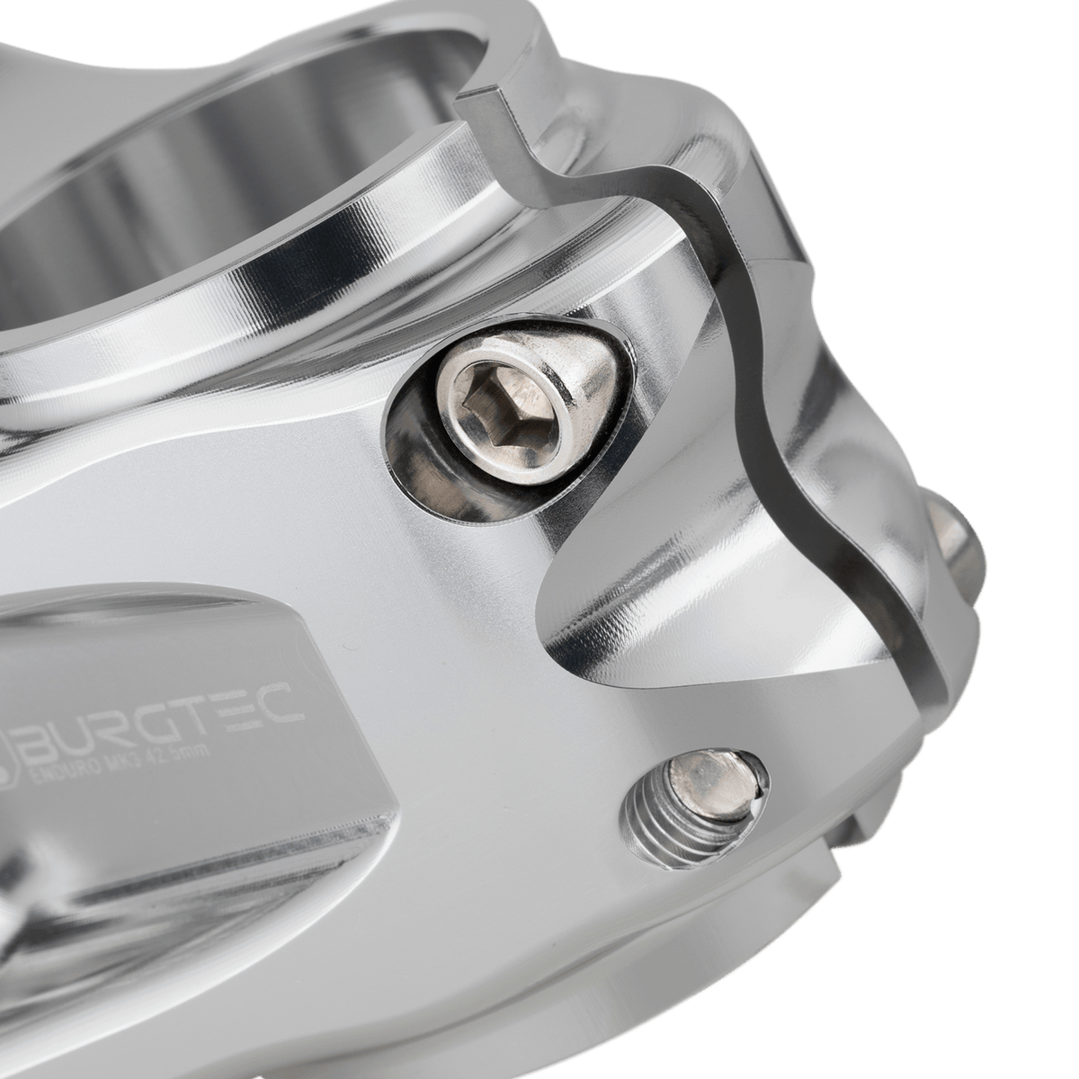 Avanço BURGTEC ENDURO MK3 prateado — detalhe do aperto do tubo de direção