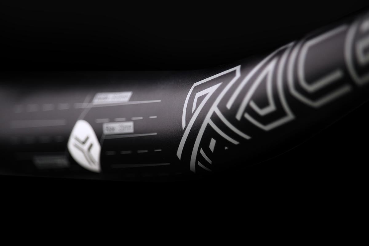 Guiador SB3 RACE Rise 20mm 810mm