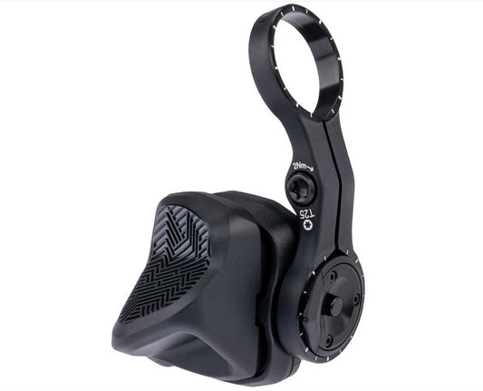 Comando de mudanças esquerdo D1 SRAM AXS POD / ROCKSHOX AXS — vista do comando esquerdo com abraçadeira Discrete, ref. 00.3018.404.005