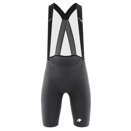 Calções de ciclismo curtos com alças ASSOS EQUIPE R S11, cinzentos — fundo branco, 2000 x 2000