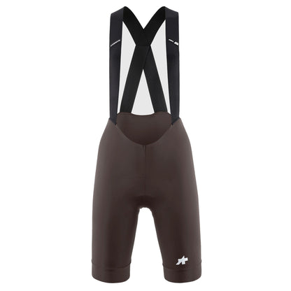 Calções curtos de ciclismo com alças para mulher ASSOS UMA GT S11, castanhos — fundo branco, 2000 x 2000