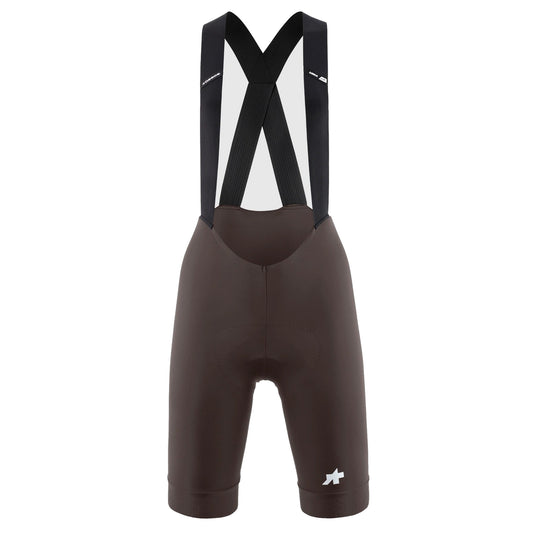 Calções curtos de ciclismo com alças para mulher ASSOS UMA GT S11, castanhos — fundo branco, 2000 x 2000