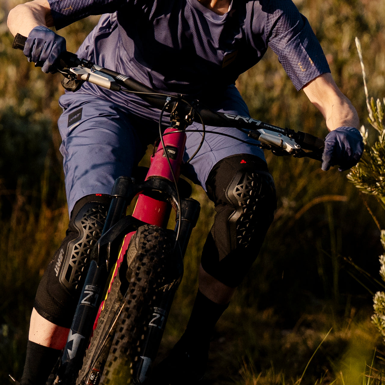 Joelheiras LEATT FLEXMESH Preto