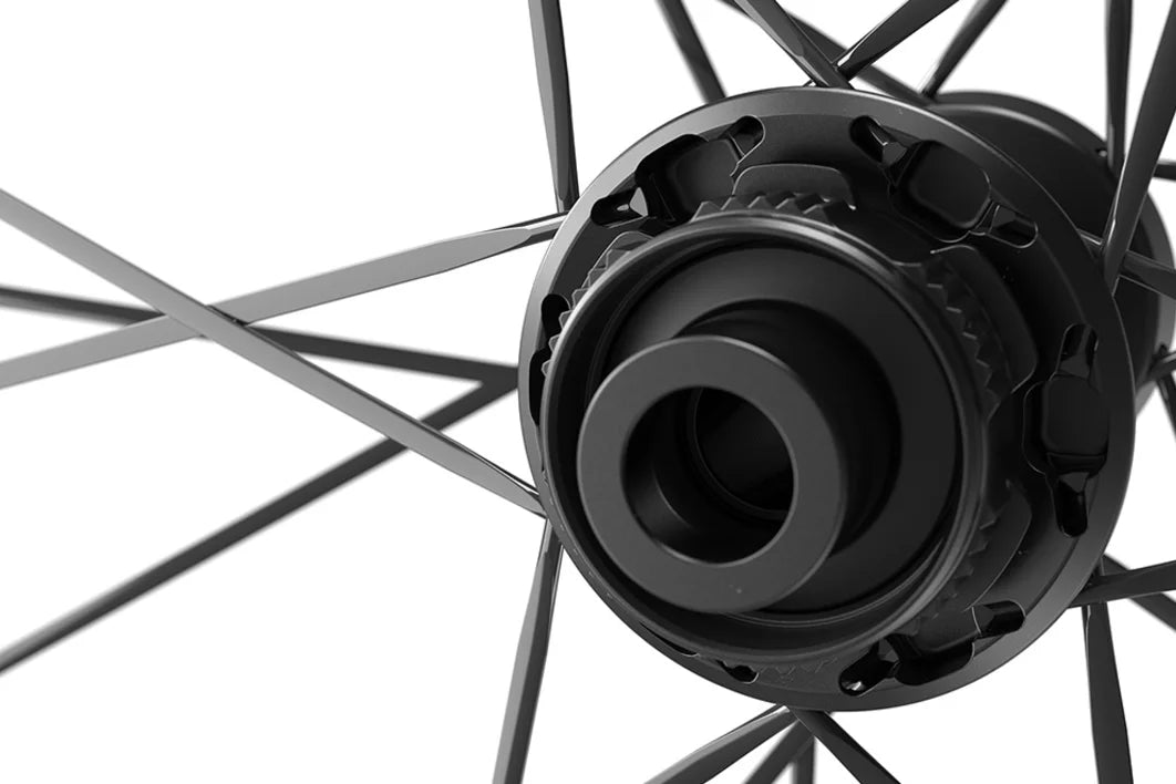Roda traseira DT SWISS ERC 1100 DICUT 45 DISC Tubeless Ready (Center Lock)