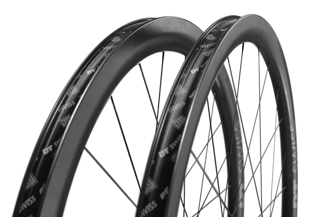 Roda traseira DT SWISS ERC 1400 DICUT 45 DISC Tubeless Ready (Center Lock)