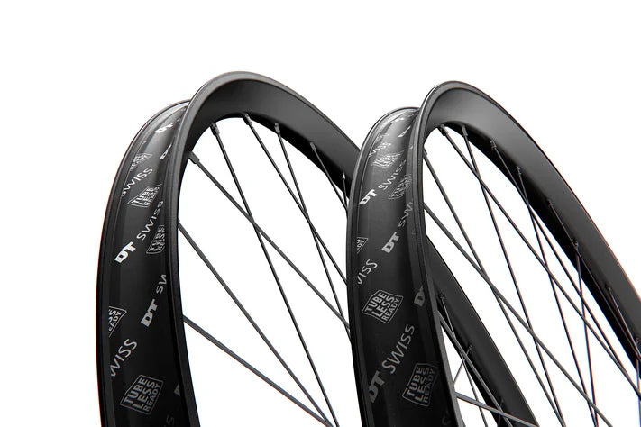 Roda dianteira DT SWISS FR1500 CLASSIC 27,5" 30 mm 20x110 mm