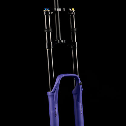 Garfo FORMULA NERO R 29" Eixo 20x110mm Boost Ultraviolet