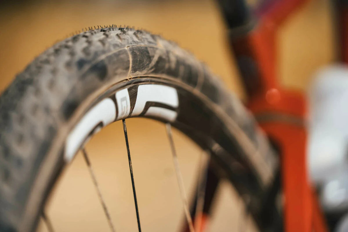 Roda traseira ENVE G23 Tubeless Ready (Center Lock)