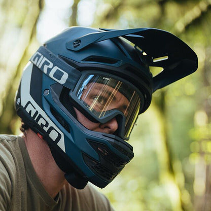 Capacete BTT GIRO INSURGENT MIPS SPHERICAL Preto