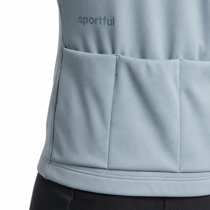 Casaco SPORTFUL CLASSIC 2 de senhora cinzento, bolsos traseiros sobre fundo branco