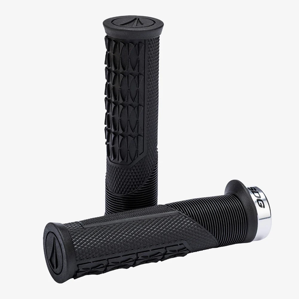 Punhos SDG OPEN CORE THRICE 136 mm Preto/Prata