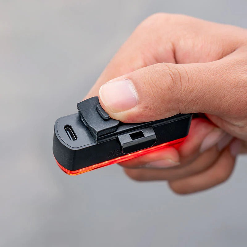 Iluminação traseira RAVEMEN TR 30