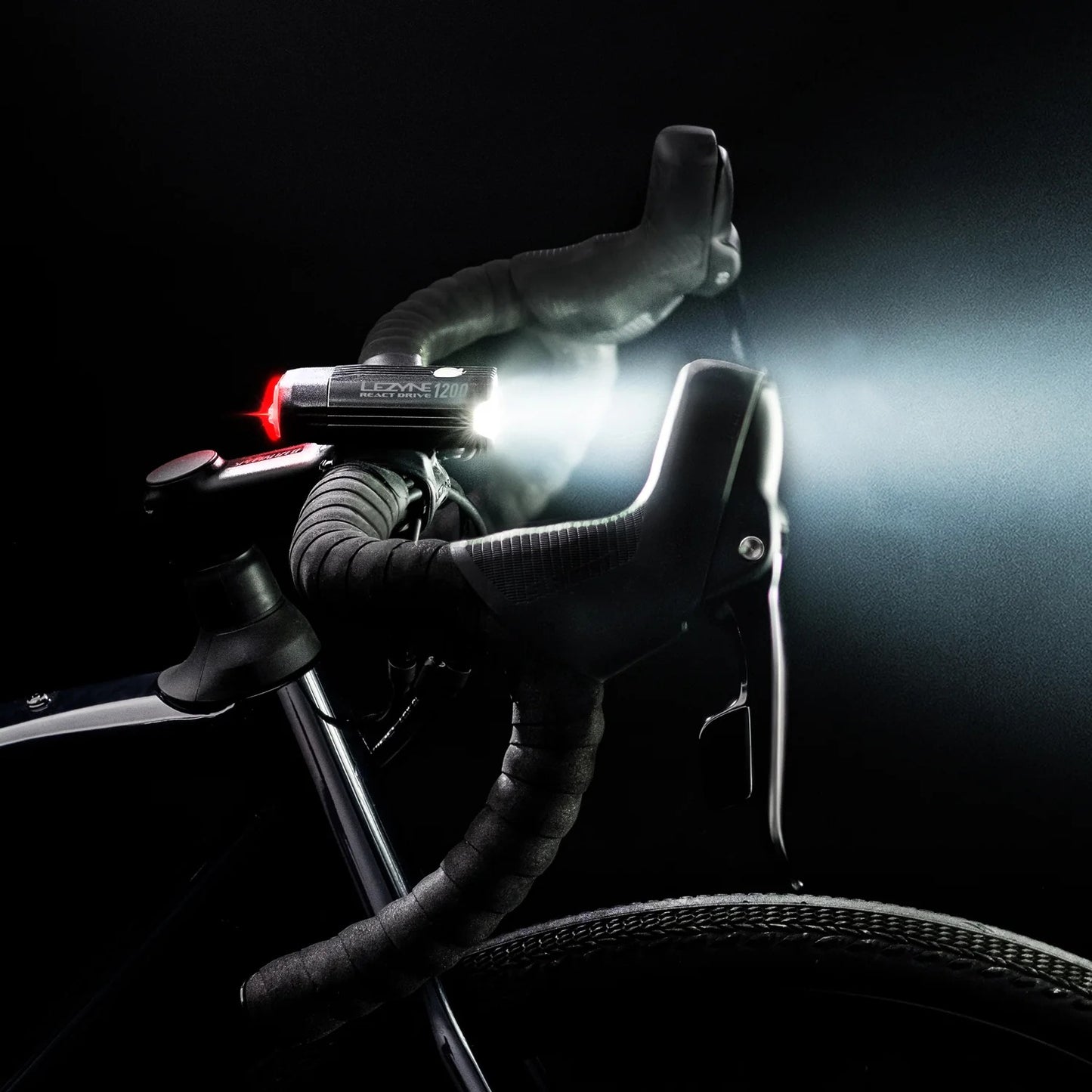 Iluminação frontal LEZYNE REACT DRIVE