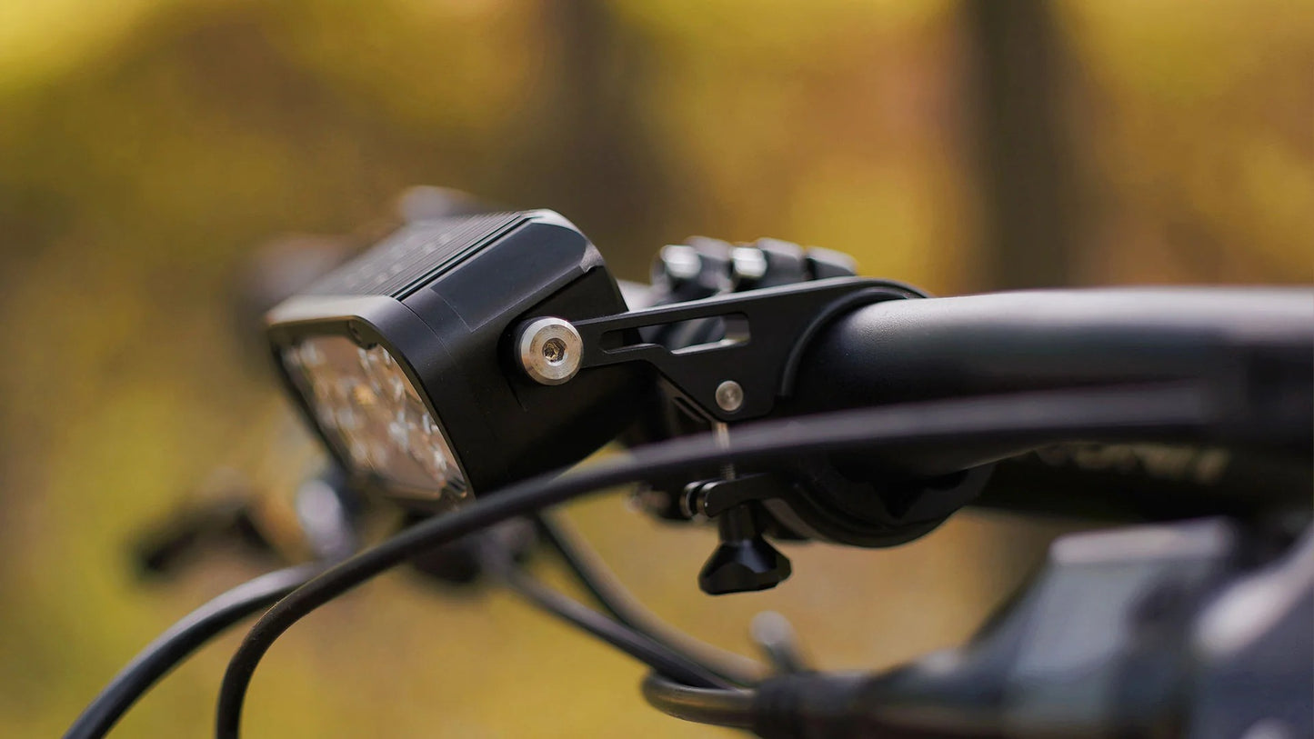 Iluminação frontal RAVEMEN XR6000