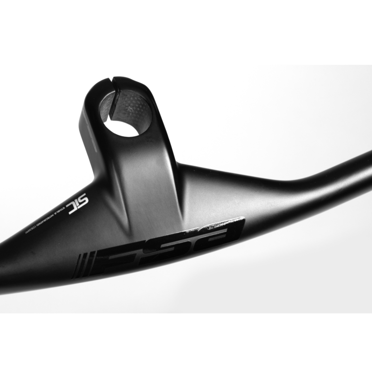 Guiador plano de carbono FSA NS SIC 80mm x 780mm Carbono