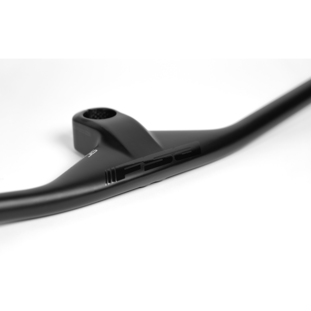Guiador integrado FSA NS SIC Flat Carbon 60mm x 780mm Carbono