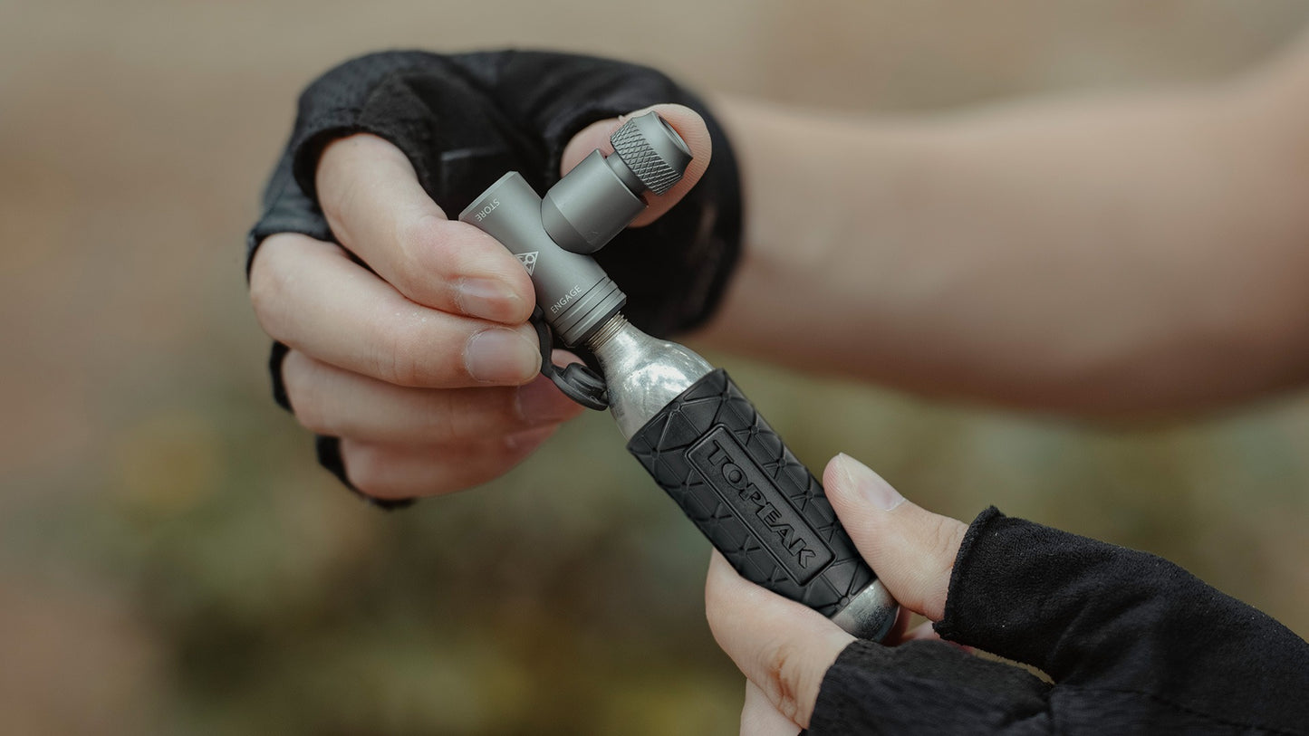 Tampa de percussão TOPEAK AIRBOOSTER II CO2 + cartucho roscado de CO2 de 16 g (x1)
