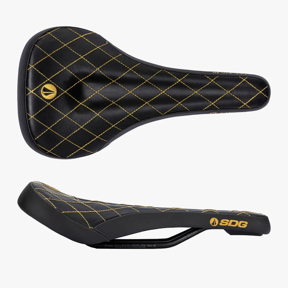 Selim SDG BEL-AIR V3 MAX com carris Lux-Alloy preto/dourado e pespontos