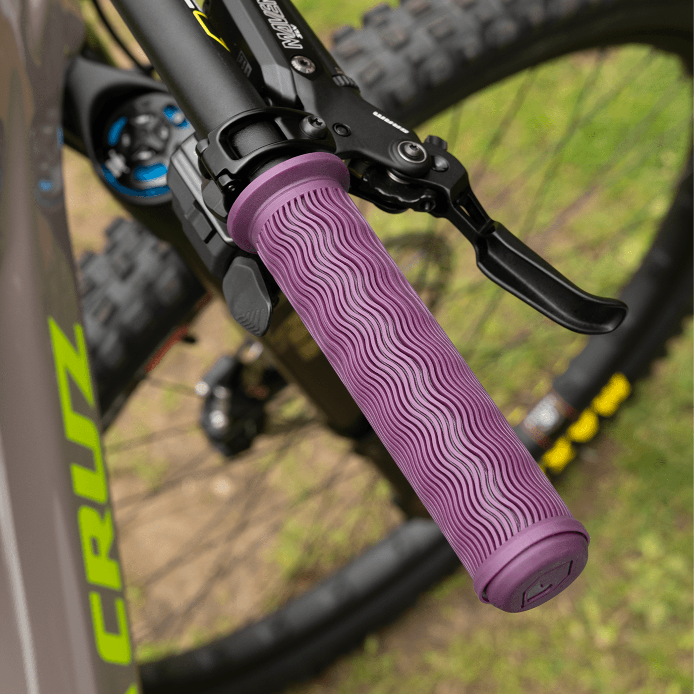Grips BURGTEC THE BARTENDER PRO VERO SANDLER SIGNATURE Lock-On Violeta