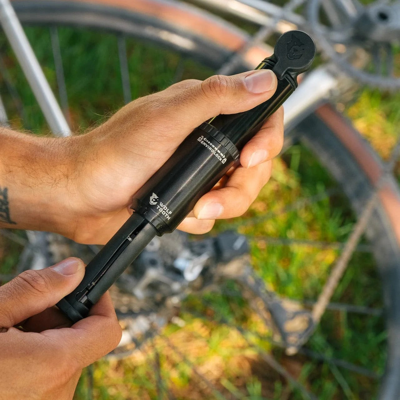 Bomba manual WOLF TOOTH CLICK VALVE 30CC