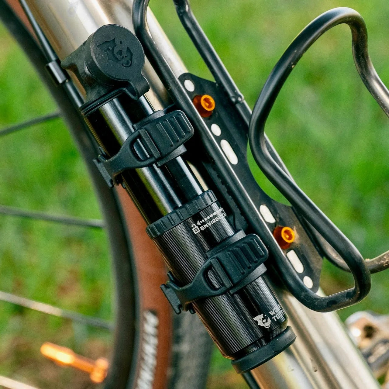 Bomba manual WOLF TOOTH CLICK VALVE 30CC