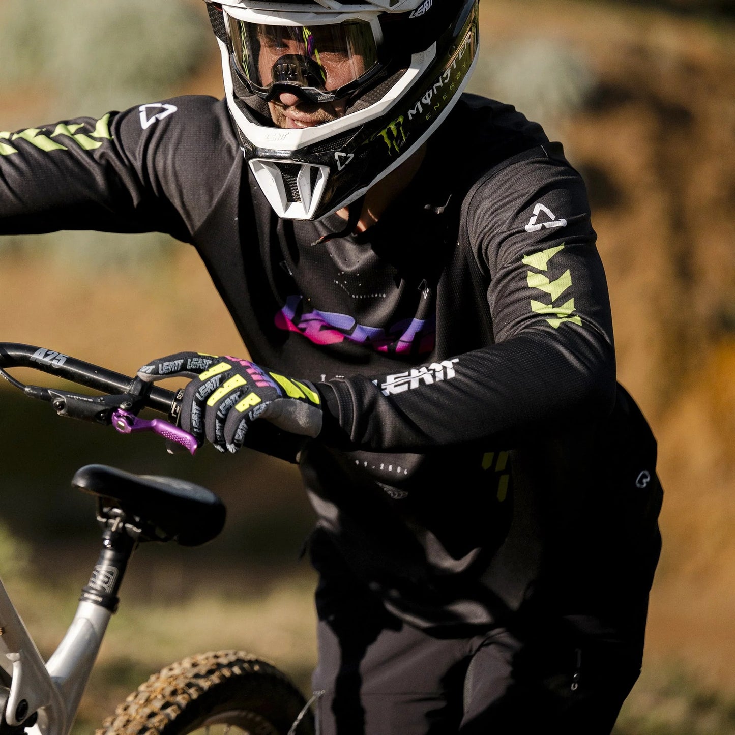 Camisola de manga comprida LEATT MTB GRAVITY 4.0 Preto/Púrpura