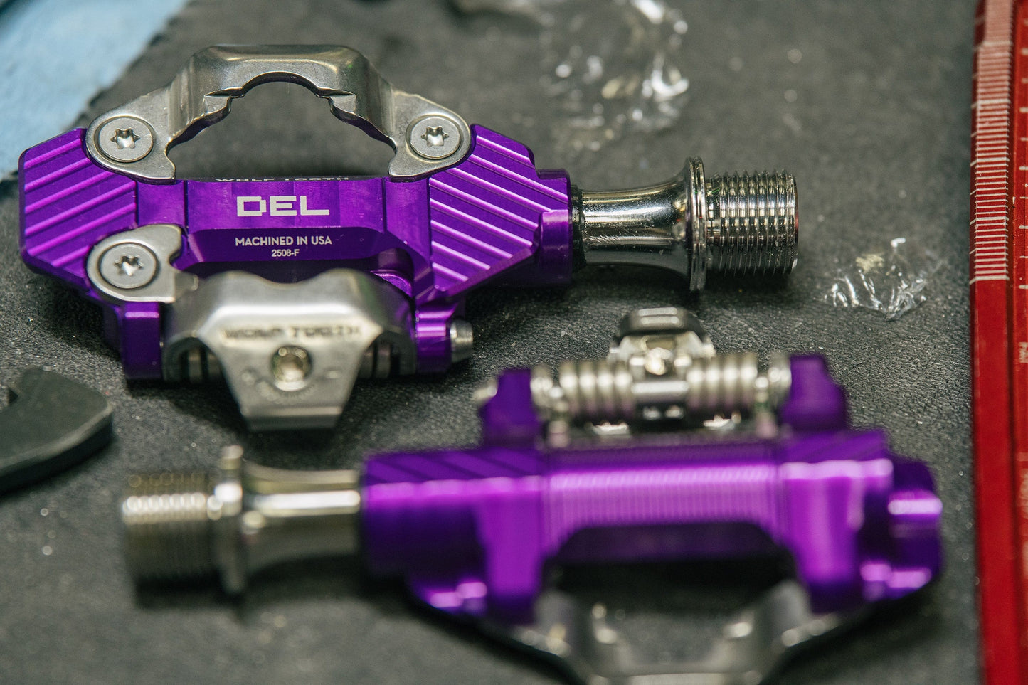 Pedais WOLF TOOTH DEL GRAVEL RACE Clipless Violeta