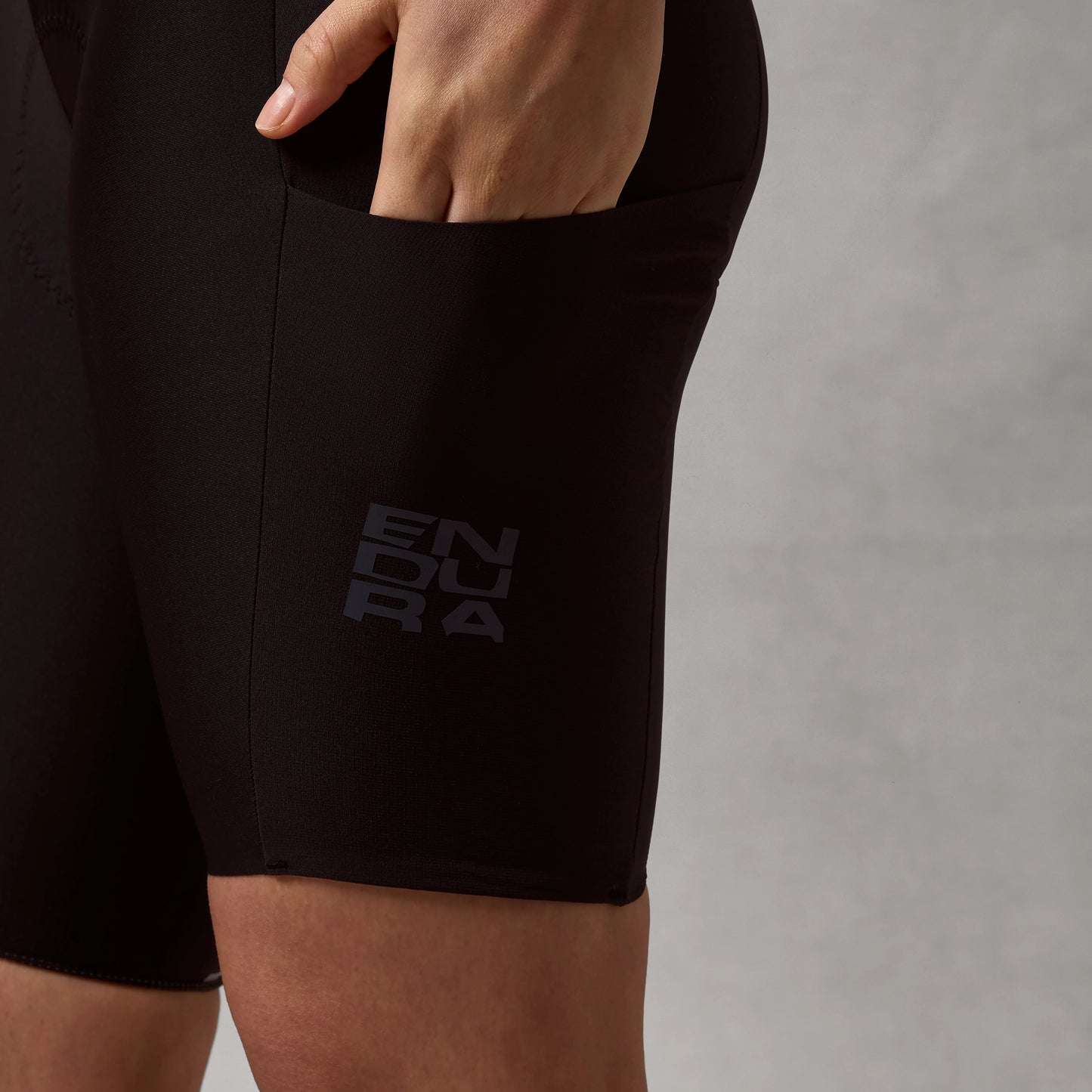 Calças ENDURA ALLTRACK RIDE Bib Tight para mulher Preto