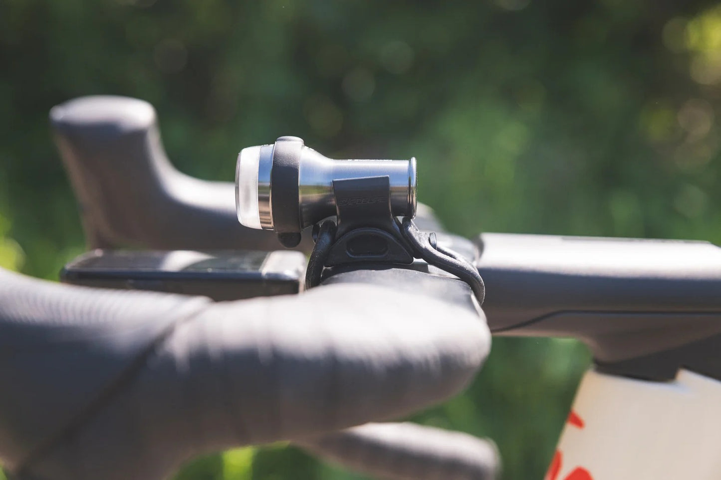 Cunha para suporte de montagem dos EXPOSURE LIGHTS no guiador