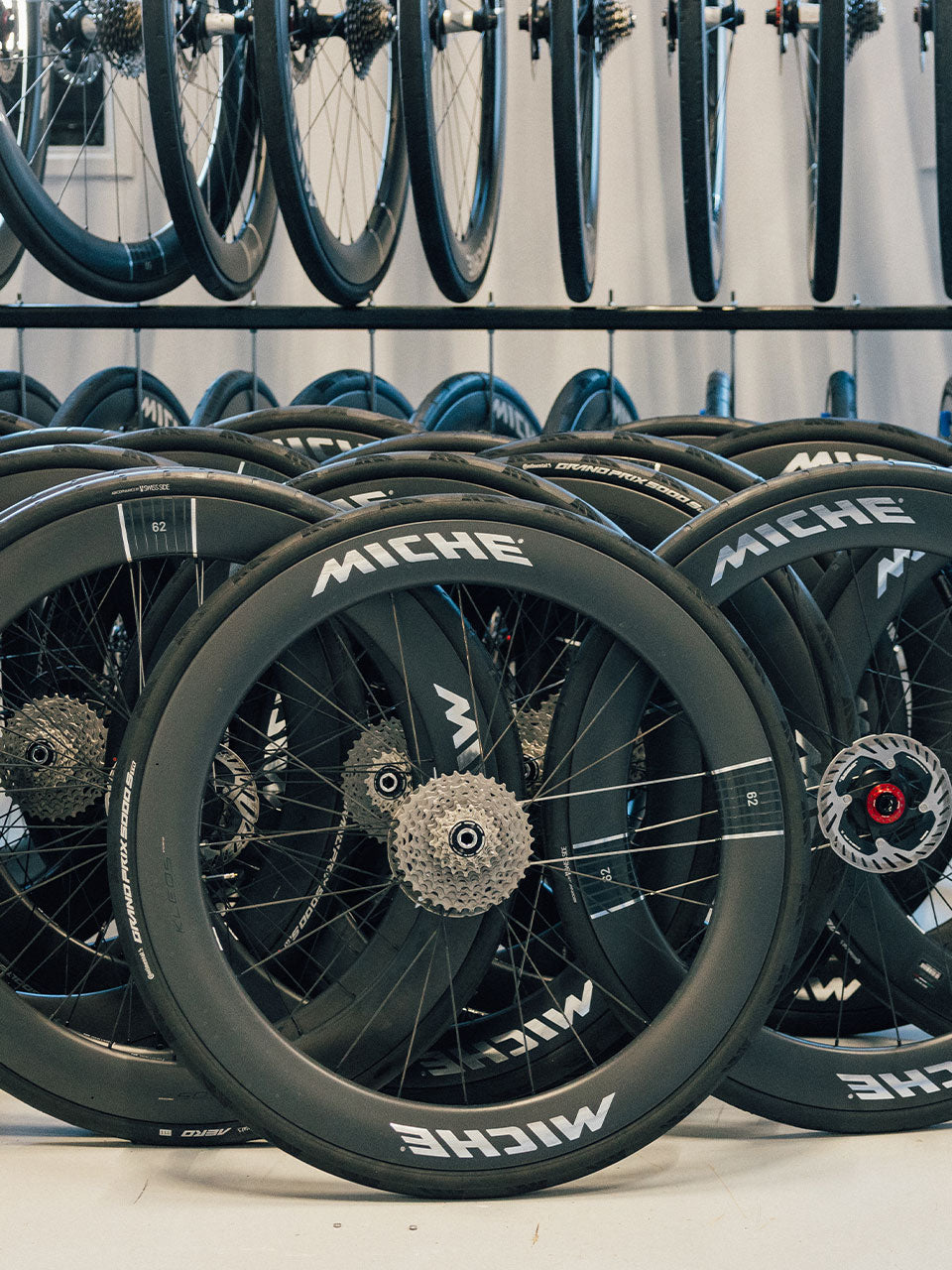 Par de Rodas MICHE KLEOS RD DX62 Tubeless Ready (Center Lock) Team Edition
